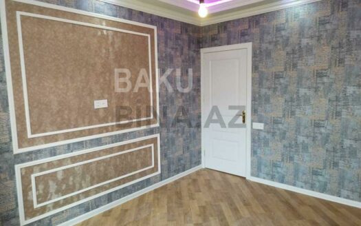 3 Room Old Apartment for Sale in Baku