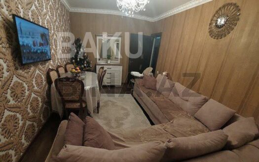 3 Room Old Apartment for Sale in Baku