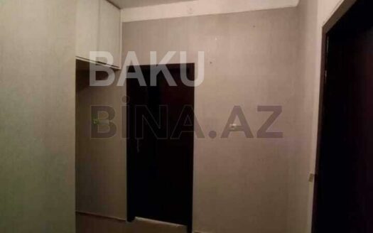 2 Rooms Old Apartment for Sale in Baku