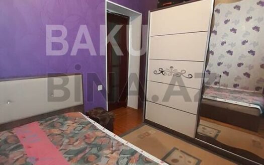 2 Rooms Old Apartment for Sale in Baku