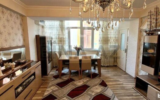 2 Rooms Old Apartment for Sale in Baku