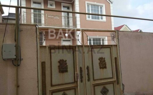 4 Room House / Villa for Sale in Baku