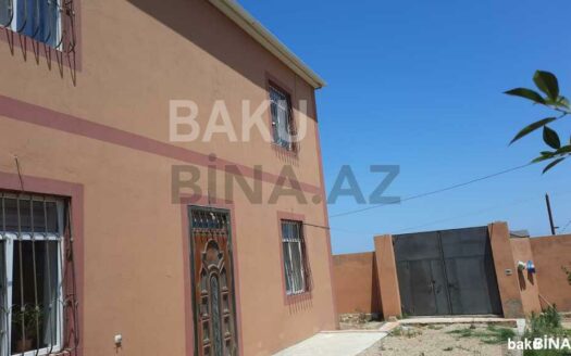 6 Room House / Villa for Sale in Baku