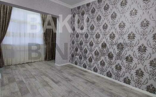 3 Room Old Apartment for Sale in Baku