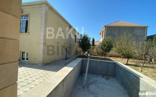 4 Room House / Villa for Sale in Baku