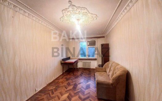 2 Rooms Old Apartment for Sale in Baku