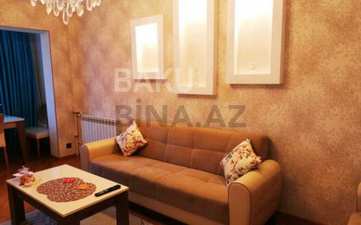 3 Room Old Apartment for Sale in Baku