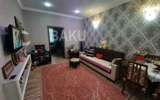 3 Room Old Apartment for Sale in Baku