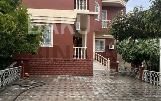 6 Room House / Villa for Sale in Baku