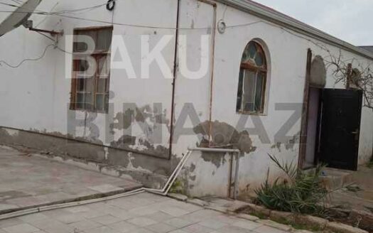 4 Room House / Villa for Sale in Baku