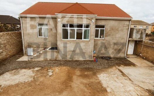 4 Room House / Villa for Sale in Baku