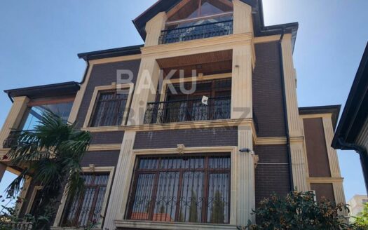 6 Room House / Villa for Sale in Baku