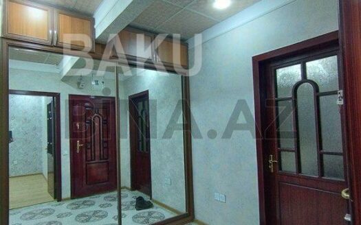 2 Rooms Old Apartment for Sale in Baku