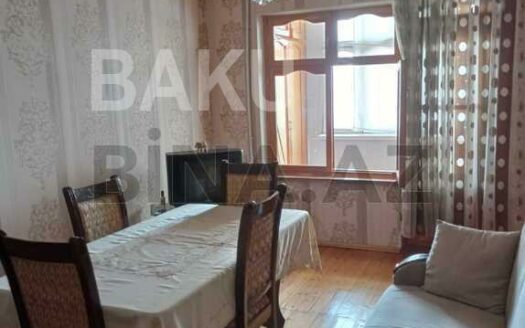 2 Rooms Old Apartment for Sale in Baku