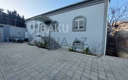 4 Room House / Villa for Sale in Baku