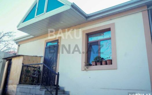 4 Room House / Villa for Sale in Baku