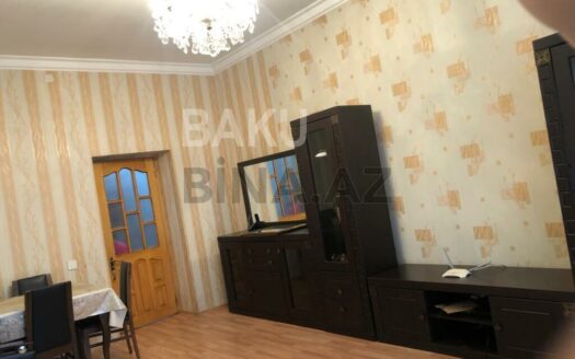 2 Rooms Old Apartment for Sale in Baku