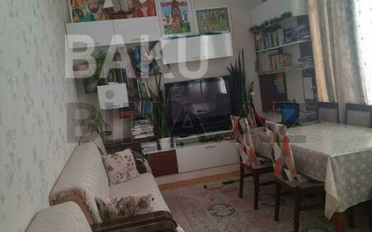 2 Rooms Old Apartment for Sale in Baku