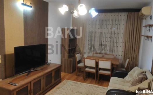 3 Room Old Apartment for Sale in Baku