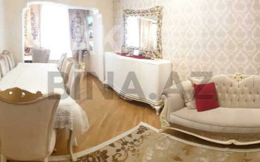 2 Rooms Old Apartment for Sale in Baku