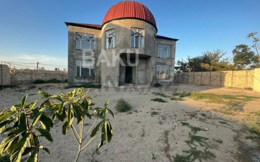 6 Room House / Villa for Sale in Baku