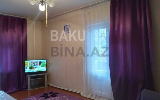 2 Rooms Old Apartment for Sale in Baku