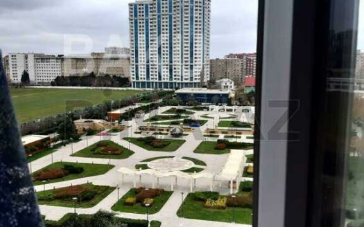 3 Room Old Apartment for Sale in Baku