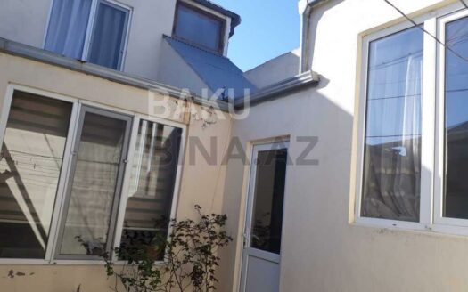 4 Room House / Villa for Sale in Baku