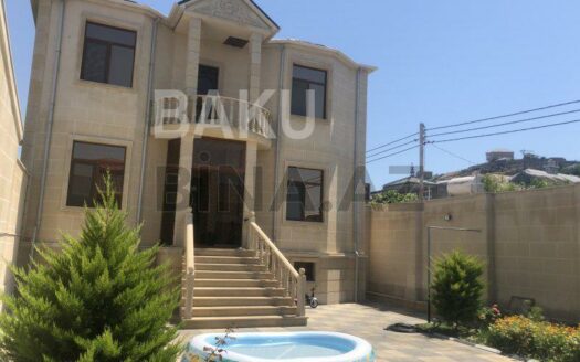 5 Room House / Villa for Sale in Baku