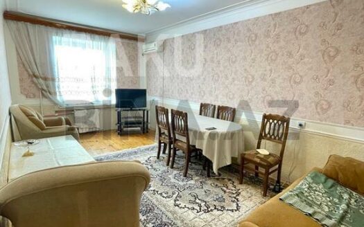 2 Rooms Old Apartment for Sale in Baku