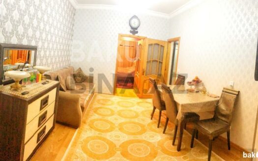 2 Rooms Old Apartment for Sale in Baku