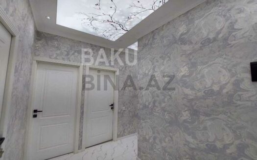 3 Room Old Apartment for Sale in Baku