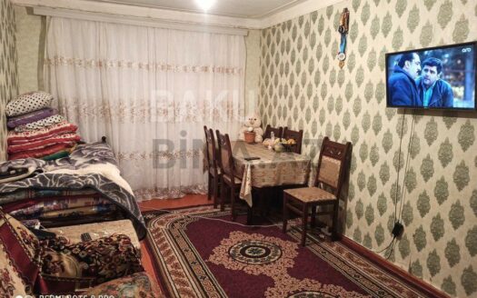 1 Room Old Apartment for Sale in Sumgait