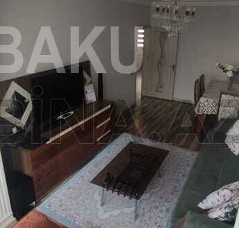 3 Room Old Apartment for Sale in Baku