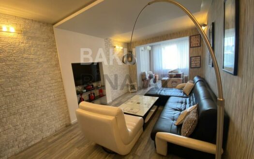 2 Rooms Old Apartment for Sale in Baku