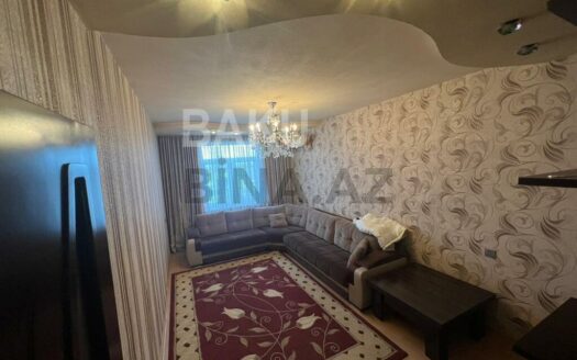 5-Room Old Apartment for Sale in Baku