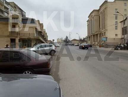 1 Room Old Apartment for Sale in Baku