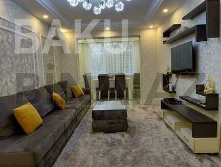 2 Rooms Old Apartment for Sale in Baku