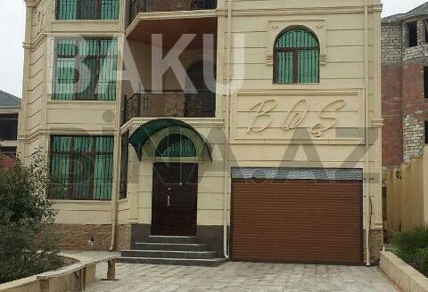 5 Room House / Villa for Sale in Baku