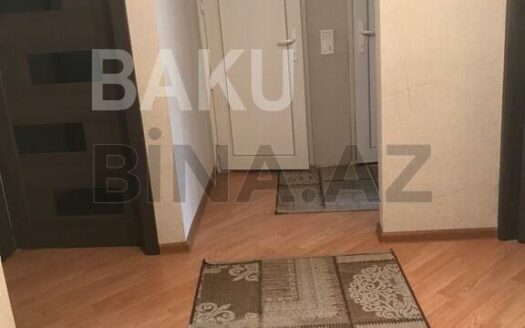 3 Room Old Apartment for Sale in Baku