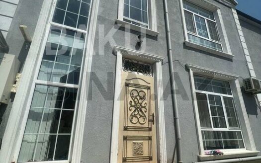 4 Room House / Villa for Sale in Baku