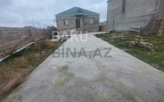 4 Room House / Villa for Sale in Baku