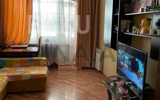 3 Room Old Apartment for Sale in Baku