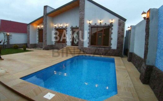 4 Room House / Villa for Sale in Baku