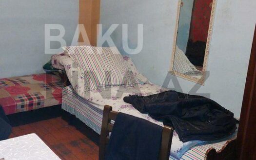 1 Room Old Apartment for Sale in Baku