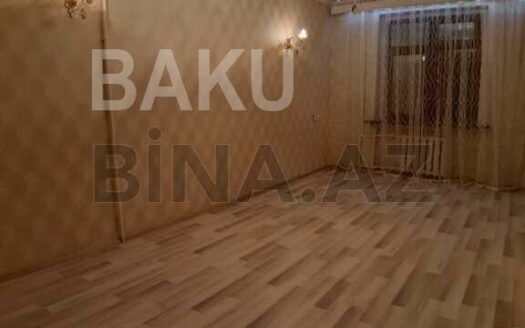 3 Room Old Apartment for Sale in Baku