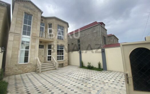 4 Room House / Villa for Sale in Baku