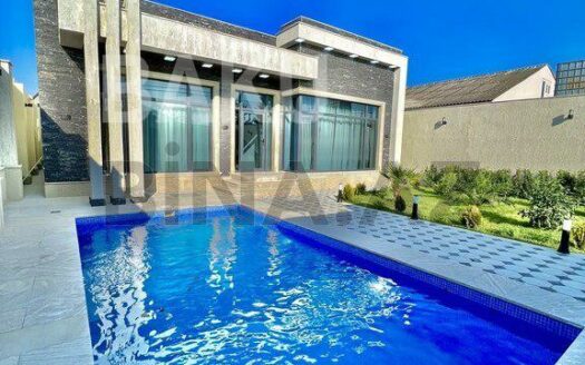 4 Room House / Villa for Sale in Baku