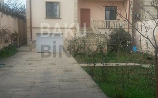 4 Room House / Villa for Sale in Baku