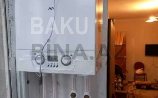 1 Room Old Apartment for Sale in Baku